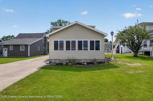 205 High Street, Laingsburg, MI 48848