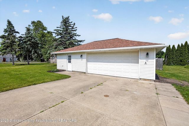 205 High Street, Laingsburg, MI 48848