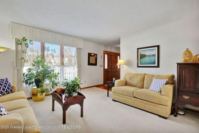 4915 Canyon Trail, Lansing, MI 48917