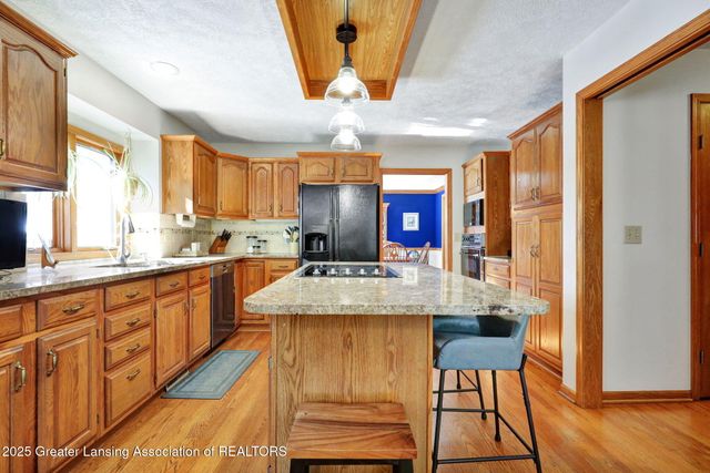 4915 Canyon Trail, Lansing, MI 48917