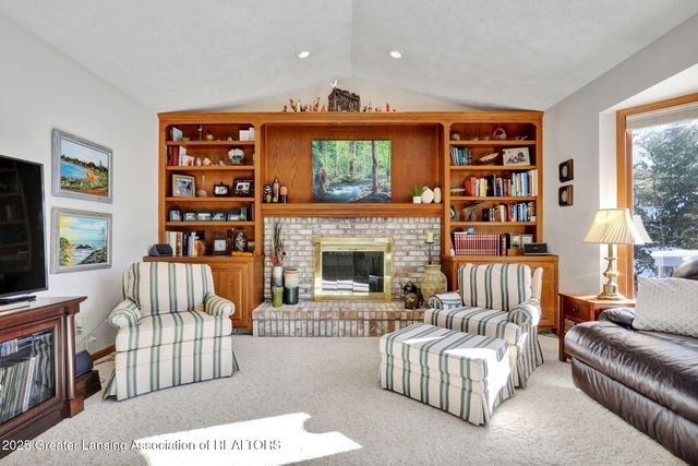 4915 Canyon Trail, Lansing, MI 48917