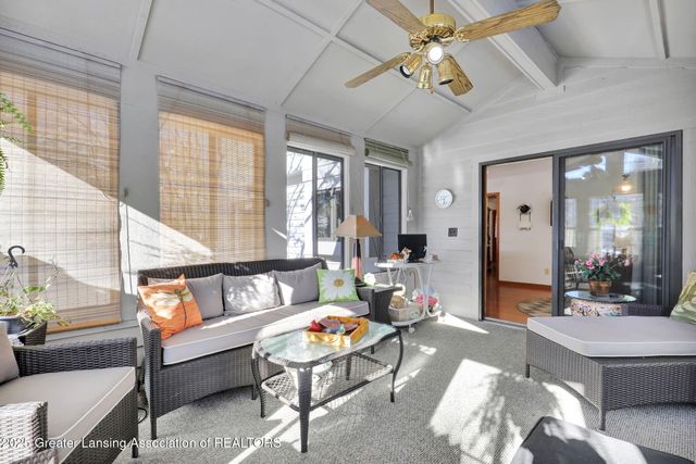 4915 Canyon Trail, Lansing, MI 48917