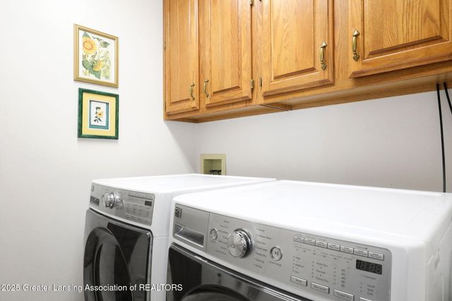 4915 Canyon Trail, Lansing, MI 48917