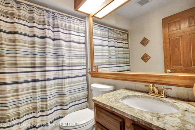 4915 Canyon Trail, Lansing, MI 48917