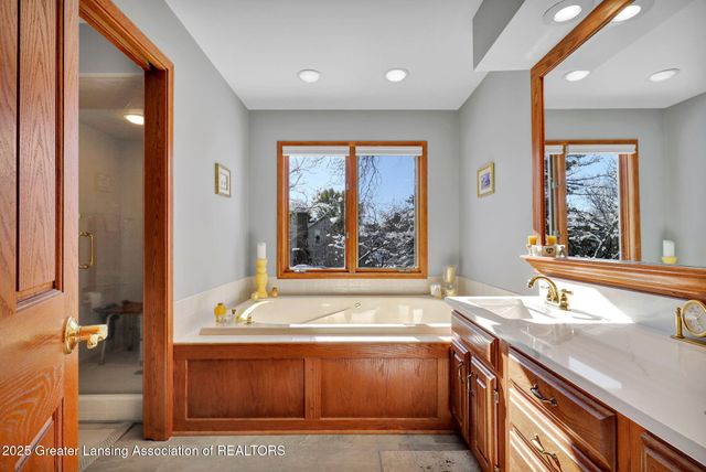 4915 Canyon Trail, Lansing, MI 48917