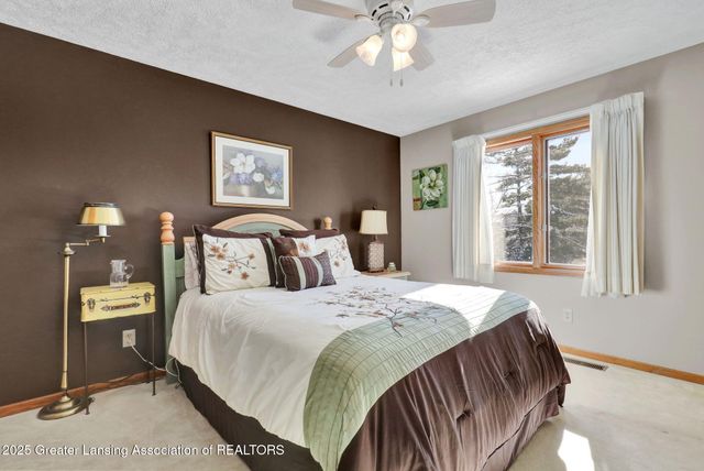 4915 Canyon Trail, Lansing, MI 48917