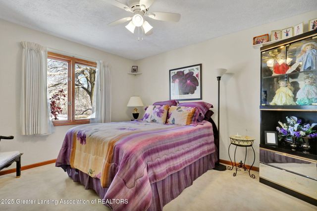 4915 Canyon Trail, Lansing, MI 48917