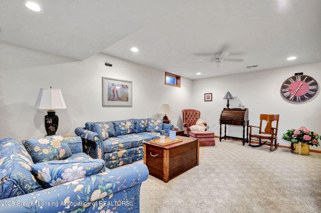 4915 Canyon Trail, Lansing, MI 48917