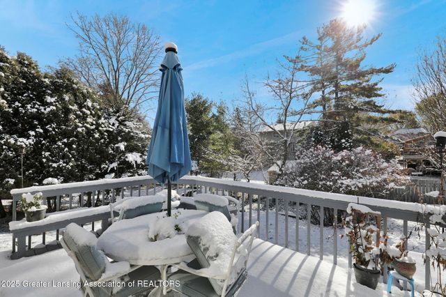 4915 Canyon Trail, Lansing, MI 48917