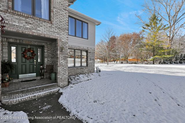 4915 Canyon Trail, Lansing, MI 48917