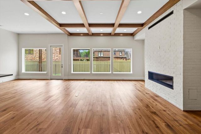 2341 Maroneal St, Houston, TX 77030