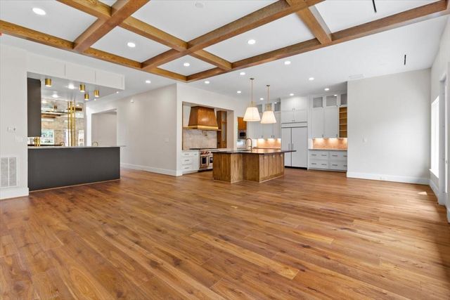 2341 Maroneal St, Houston, TX 77030
