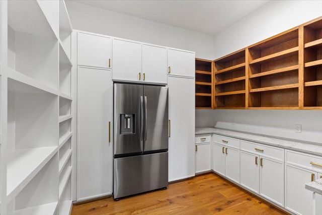 2341 Maroneal St, Houston, TX 77030