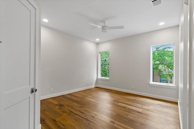 2341 Maroneal St, Houston, TX 77030