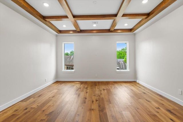 2341 Maroneal St, Houston, TX 77030