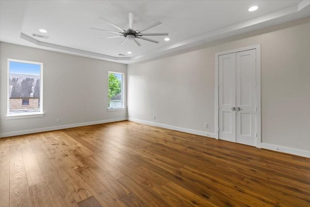 2341 Maroneal St, Houston, TX 77030