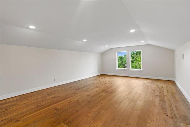 2341 Maroneal St, Houston, TX 77030