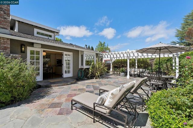 1718 Rockspring Place, Walnut Creek, CA 94596