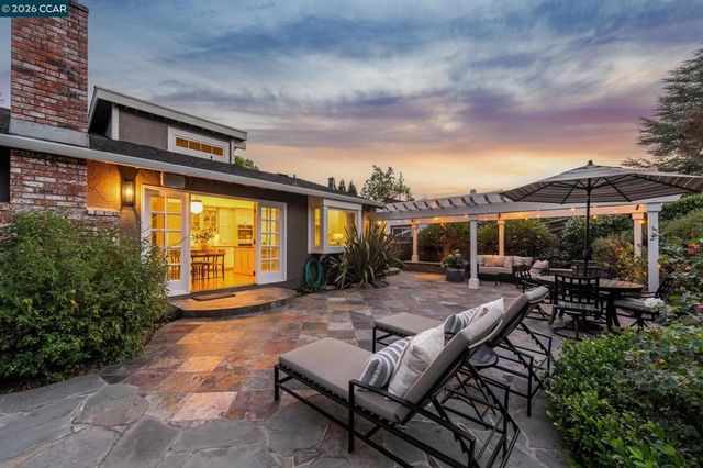 1718 Rockspring Place, Walnut Creek, CA 94596