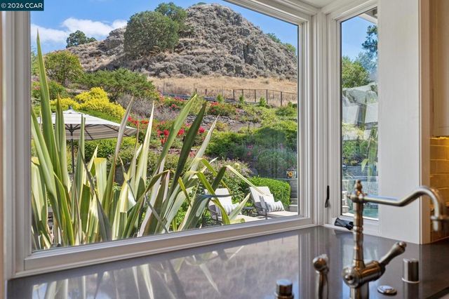 1718 Rockspring Place, Walnut Creek, CA 94596