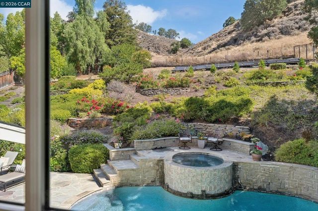 1718 Rockspring Place, Walnut Creek, CA 94596