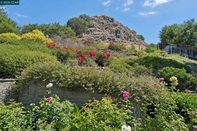 1718 Rockspring Place, Walnut Creek, CA 94596