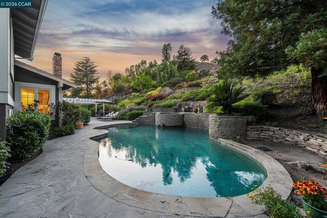 1718 Rockspring Place, Walnut Creek, CA 94596