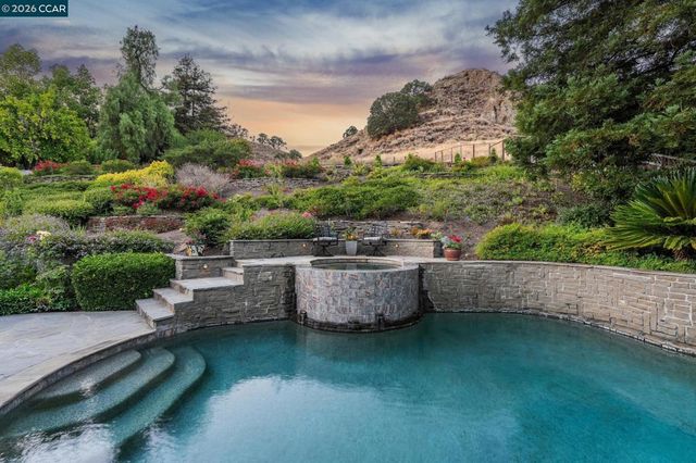 1718 Rockspring Place, Walnut Creek, CA 94596