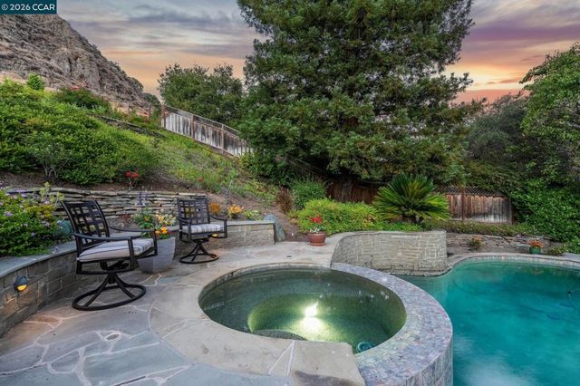 1718 Rockspring Place, Walnut Creek, CA 94596