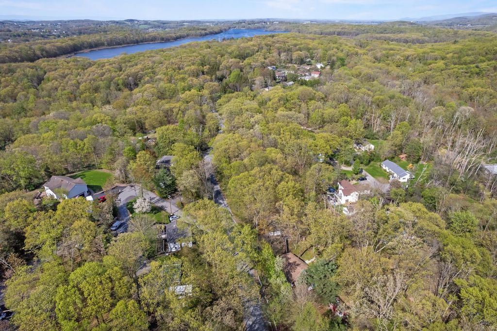 107 Glenmere Homesites Road, Florida, NY 10990