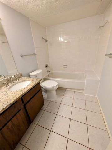 10650 Steppington Drive 116, Dallas, TX 75230
