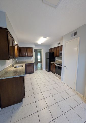10650 Steppington Drive 116, Dallas, TX 75230