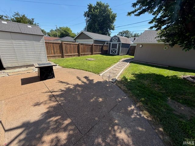 752 S Englewood Avenue, Evansville, IN 47714