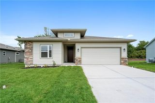 1490 N 162nd Terrace, Basehor, KS 66007
