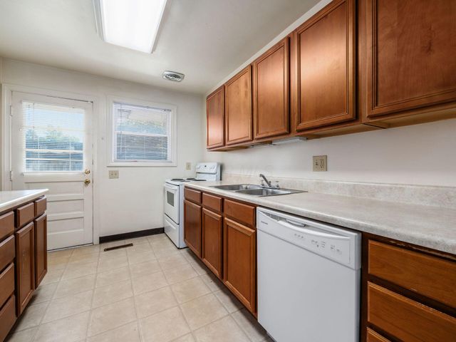 1140 Eastfield Road, Worthington, OH 43085