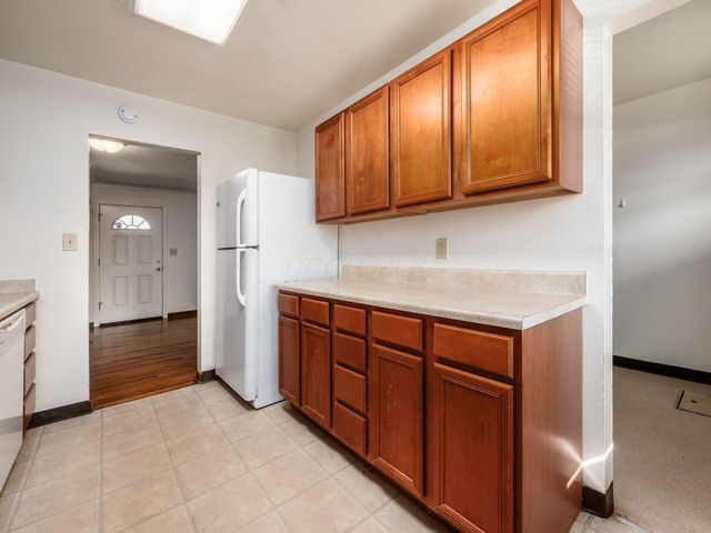 1140 Eastfield Road, Worthington, OH 43085