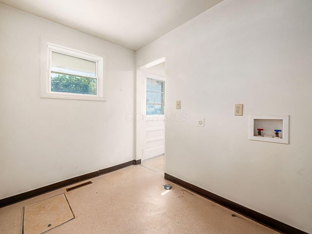 1140 Eastfield Road, Worthington, OH 43085