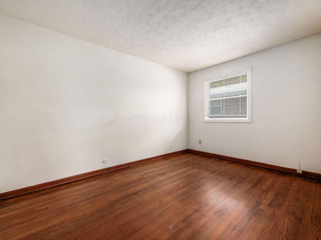 1140 Eastfield Road, Worthington, OH 43085