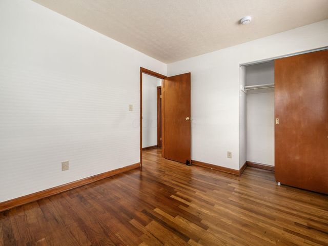 1140 Eastfield Road, Worthington, OH 43085