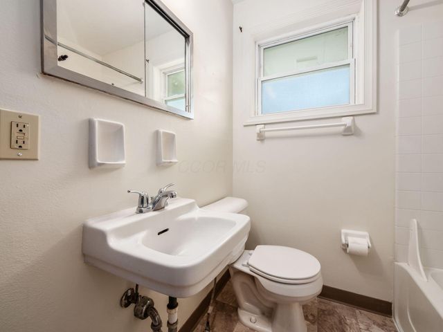 1140 Eastfield Road, Worthington, OH 43085
