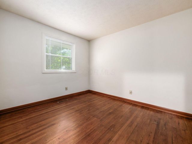 1140 Eastfield Road, Worthington, OH 43085