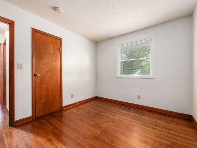 1140 Eastfield Road, Worthington, OH 43085