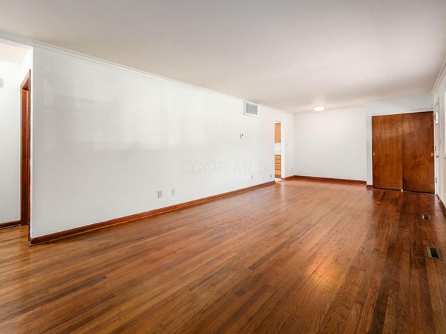 1140 Eastfield Road, Worthington, OH 43085