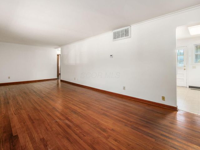 1140 Eastfield Road, Worthington, OH 43085