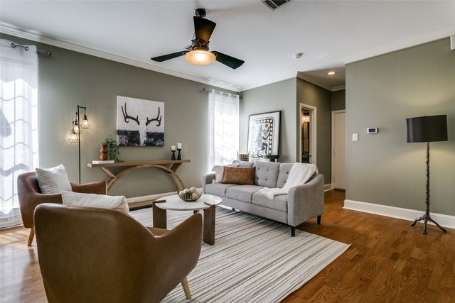 2718 Hidden Lake Drive, Grapevine, TX 76051