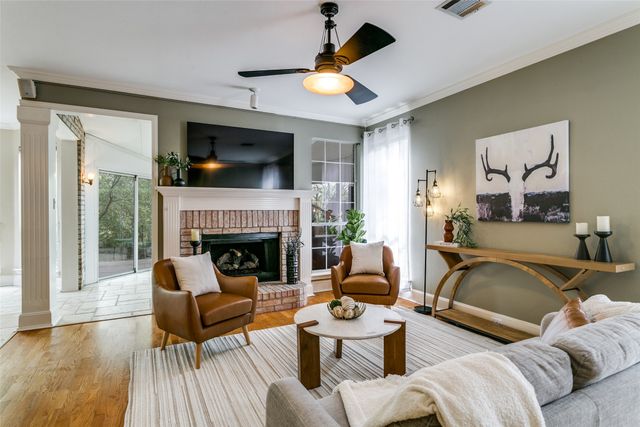 2718 Hidden Lake Drive, Grapevine, TX 76051