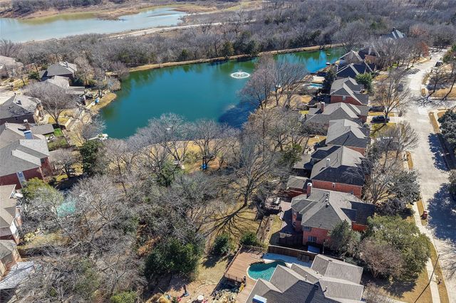 2718 Hidden Lake Drive, Grapevine, TX 76051