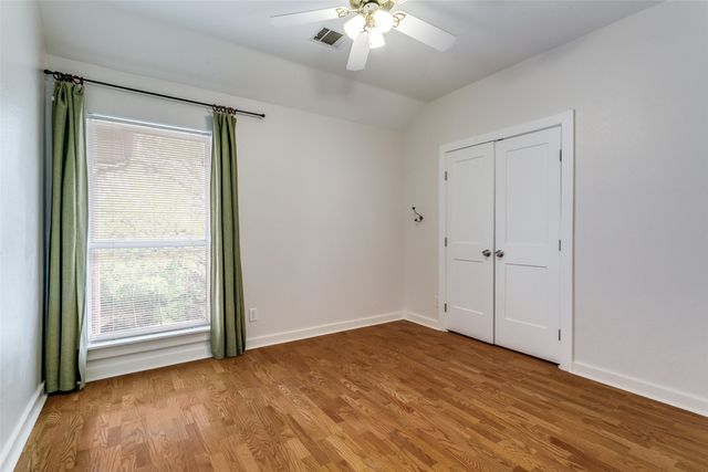 2718 Hidden Lake Drive, Grapevine, TX 76051