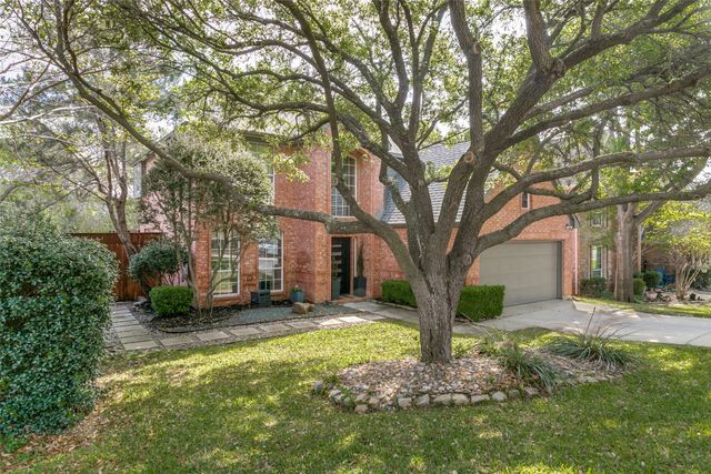 2718 Hidden Lake Drive, Grapevine, TX 76051