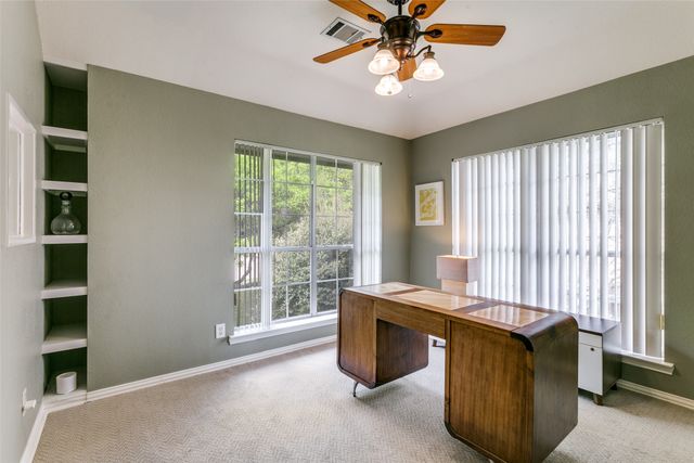 2718 Hidden Lake Drive, Grapevine, TX 76051